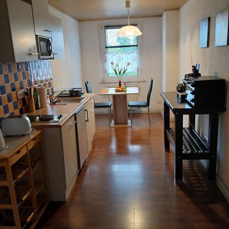 Kleine Wohnung Fuer Monteure Und Dienstreisen Zwickau Bagian luar foto