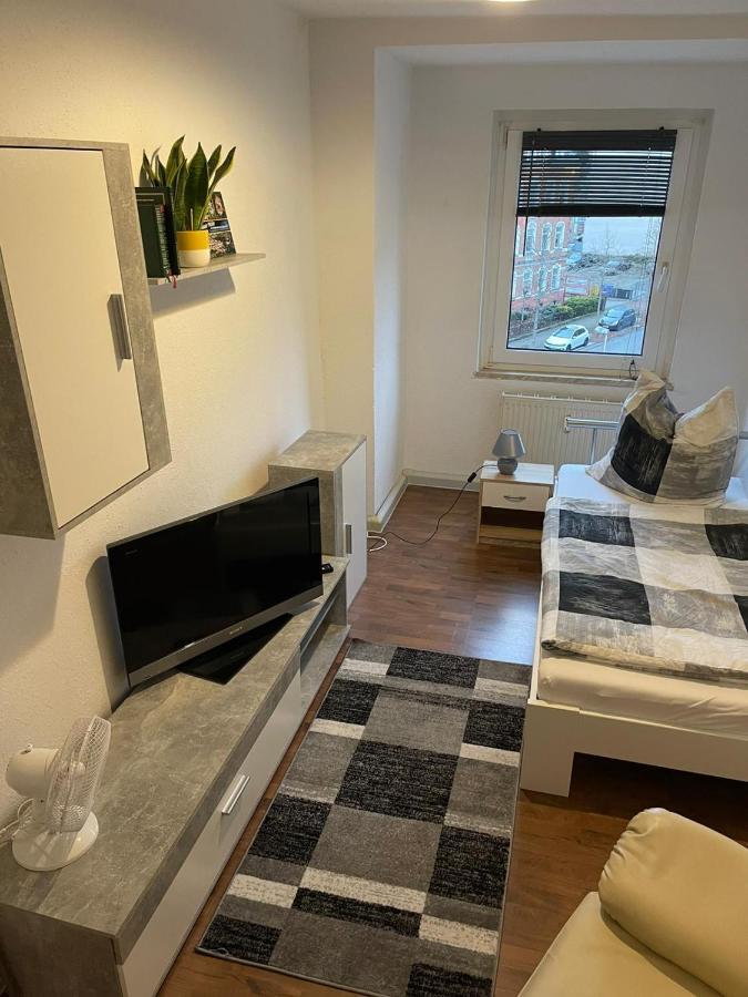 Kleine Wohnung Fuer Monteure Und Dienstreisen Zwickau Bagian luar foto