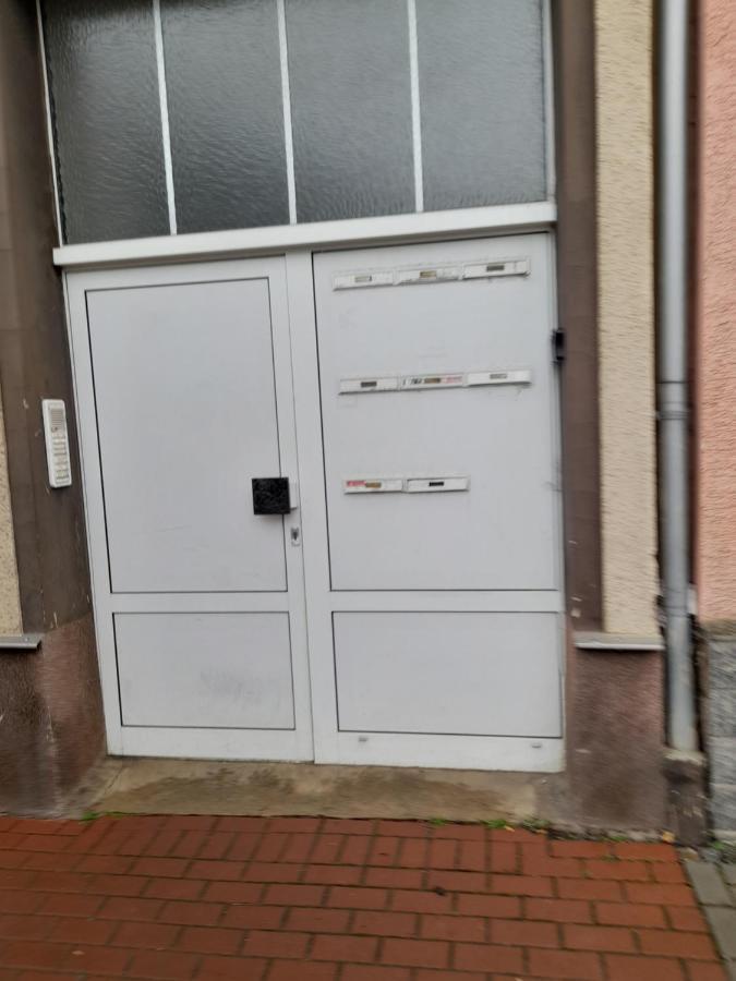 Kleine Wohnung Fuer Monteure Und Dienstreisen Zwickau Bagian luar foto