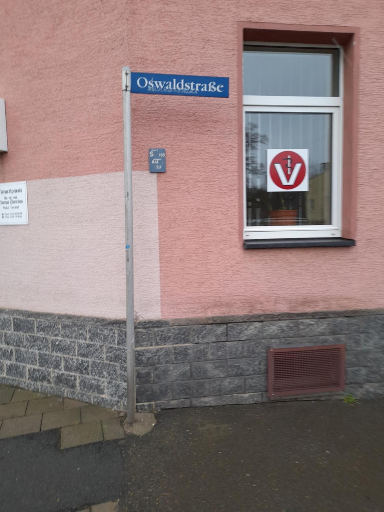 Kleine Wohnung Fuer Monteure Und Dienstreisen Zwickau Bagian luar foto